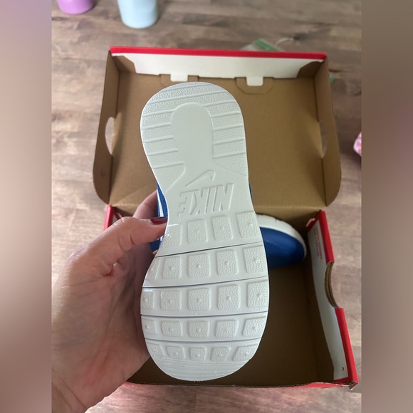 Boys Nike Tennis Shoes - Picture 5 of 5